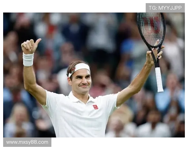 费德勒宣布退役后首次亮相 网球界传奇人物再度回归引发热议